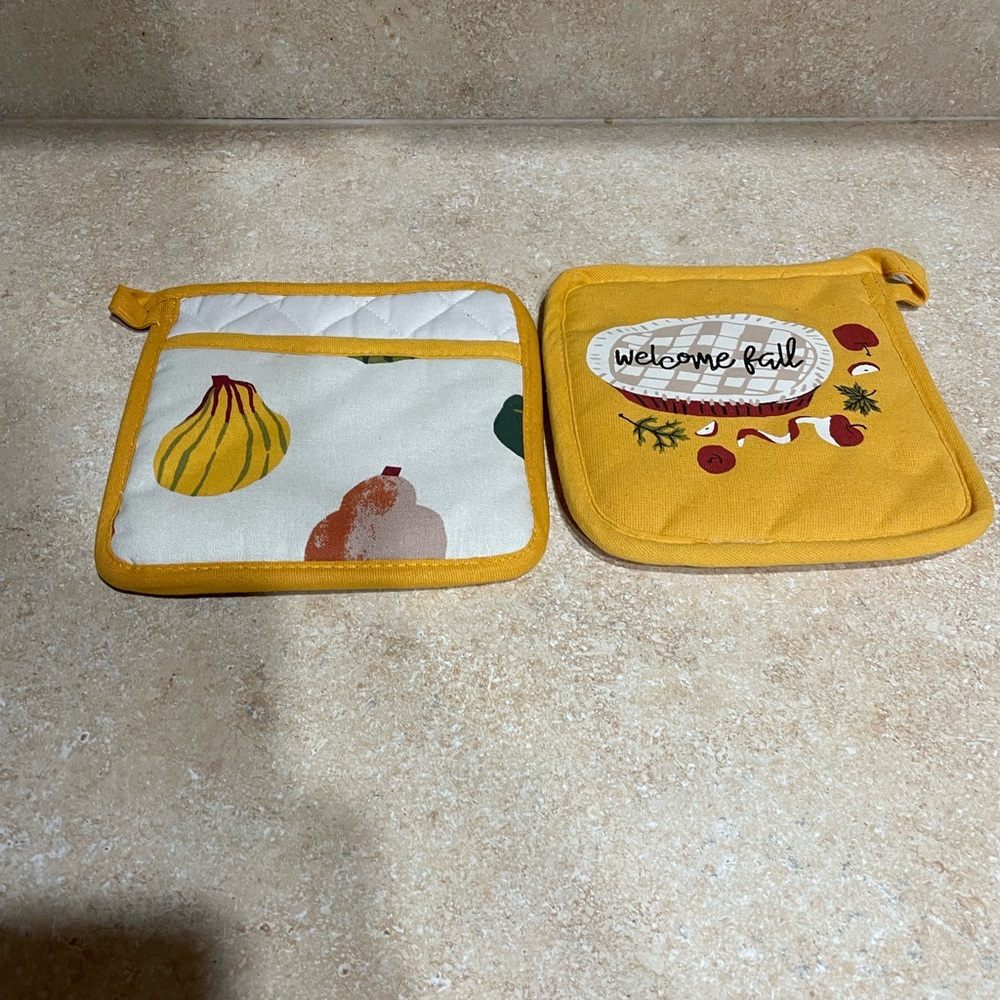 Welcome Fall Yellow Cotton Pot Holders - Set of 2